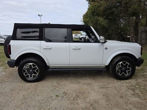 Used 2022 Ford Bronco Outer Banks image 11