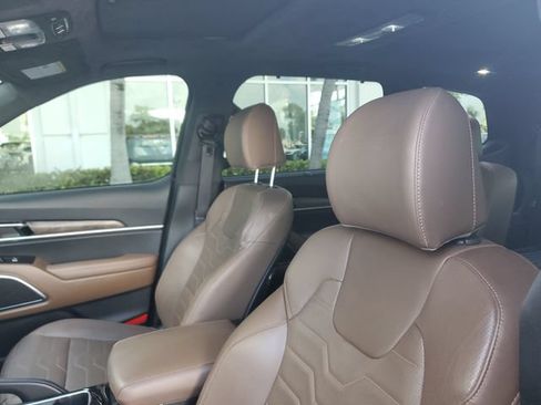 Certified 2022 Kia Telluride SX w/ SX Prestige Package AWD/4WD image 17