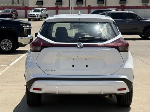 Used 2021 Nissan Kicks S FWD image 5
