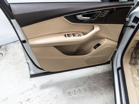 Used 2019 Audi Q7 3.0T Premium w/ Convenience Package AWD/4WD image 22