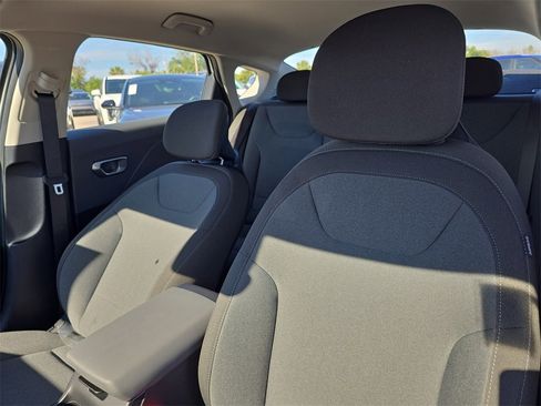 New 2025 Kia K4 LXS image 23