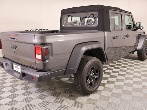 Used 2024 Jeep Gladiator Sport image 19
