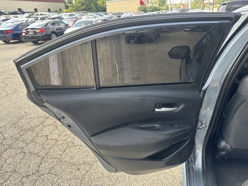 Used 2020 Toyota Corolla LE image 17