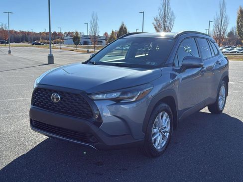 Used 2023 Toyota Corolla Cross LE image 14