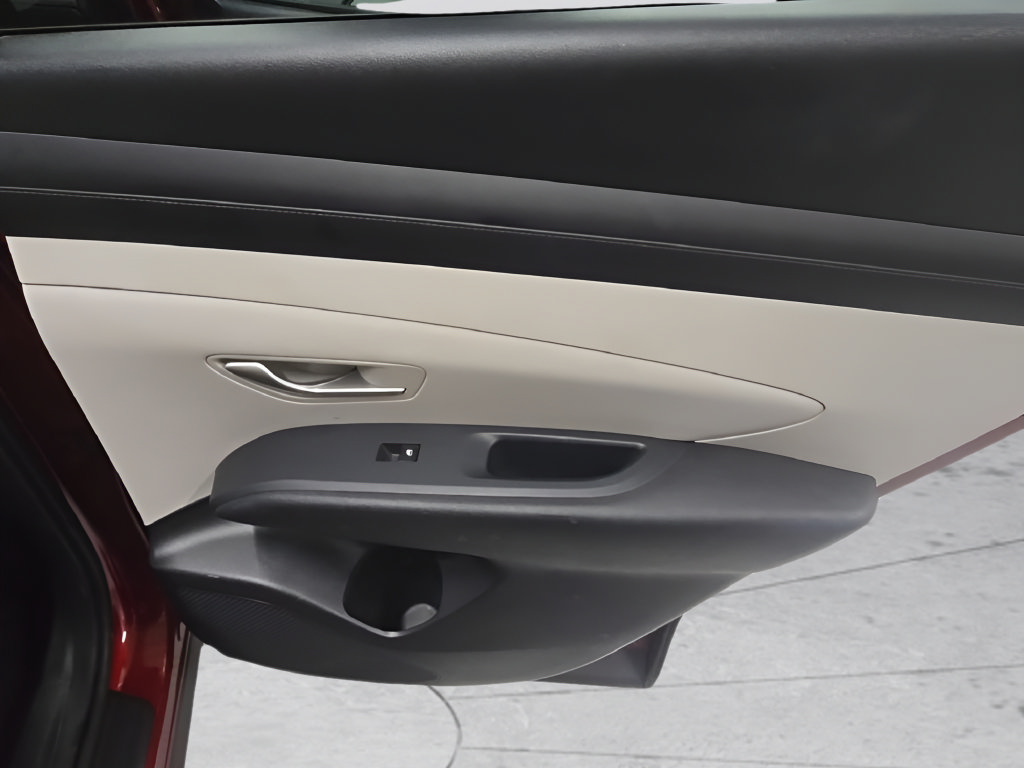 Certified 2025 Hyundai Tucson SEL AWD/4WD image 21