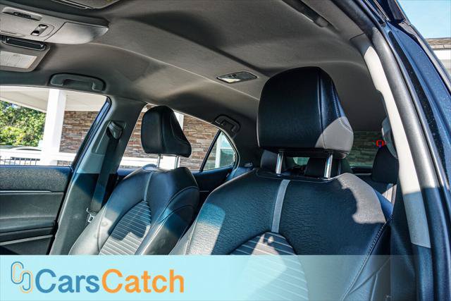 Used 2018 Toyota Camry SE FWD image 21