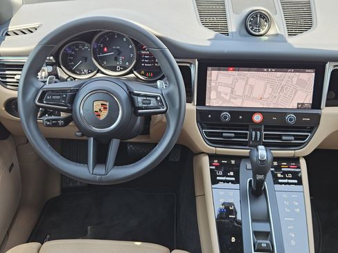 Certified 2026 Porsche Macan AWD/4WD image 25