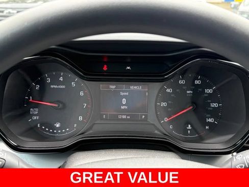Used 2024 Chevrolet Trax LS w/ LS Convenience Package FWD image 18