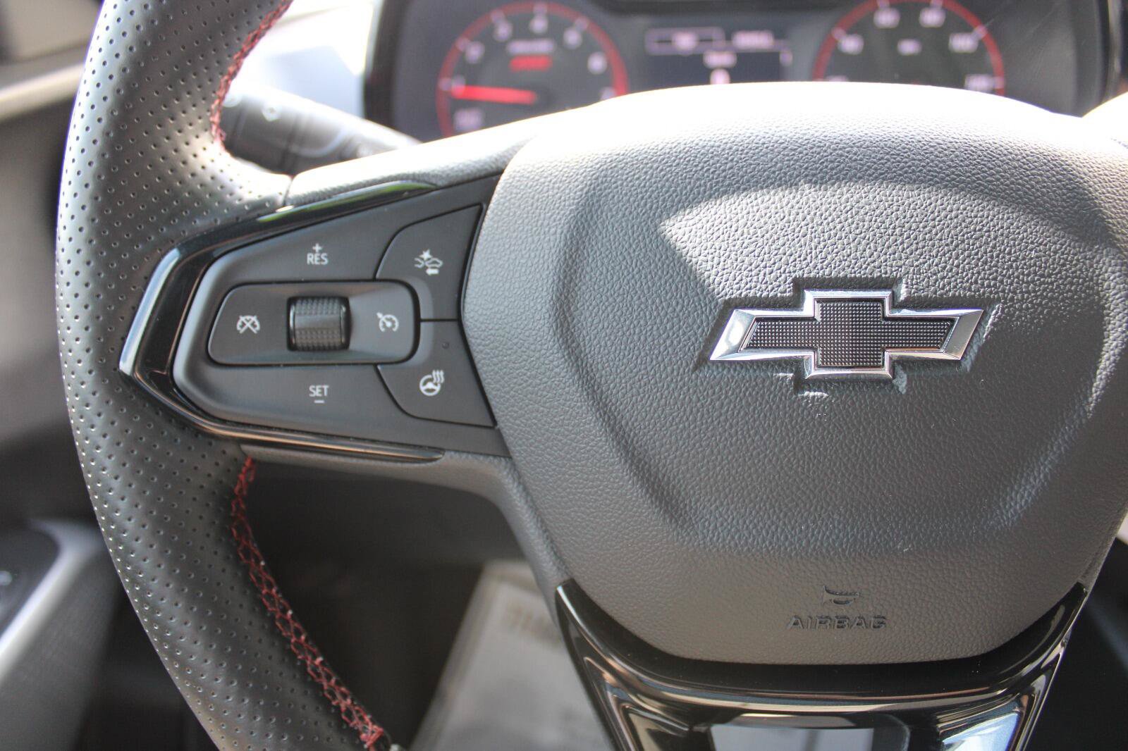 Used 2024 Chevrolet Trax RS FWD image 14