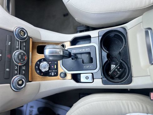 Used 2012 Land Rover LR4 HSE image 16