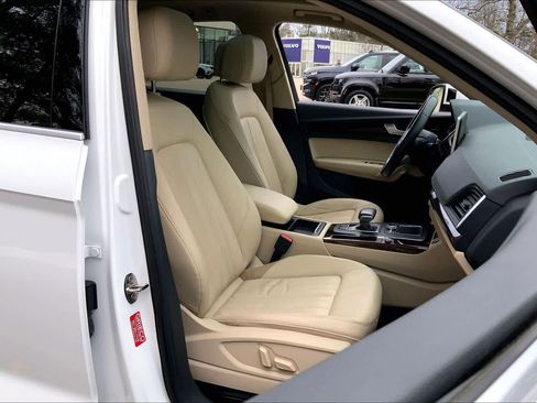 Used 2018 Audi Q5 2.0T Premium Plus w/ Premium Plus Package image 7