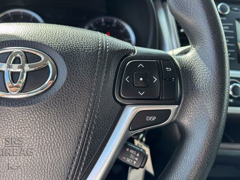 Used 2016 Toyota Highlander LE image 21