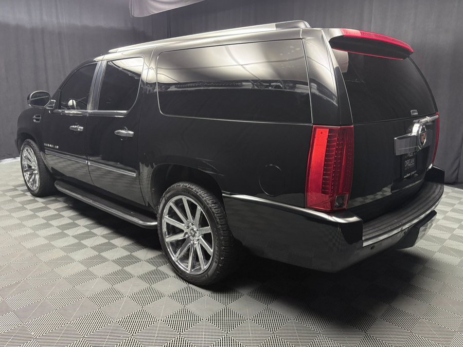 Used 2013 Cadillac Escalade ESV Luxury AWD/4WD image 3
