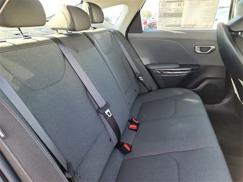 New 2025 Kia K4 LXS image 16