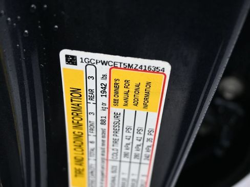 Used 2021 Chevrolet Silverado 1500 LT RWD image 9
