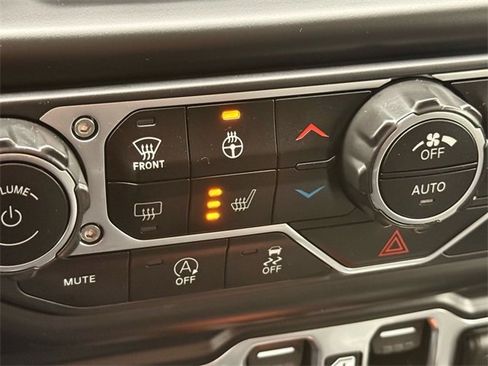 Used 2021 Jeep Wrangler Unlimited Rubicon w/ Cold Weather Group image 20