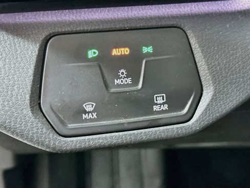 Used 2023 Volkswagen ID.4 Pro RWD image 17