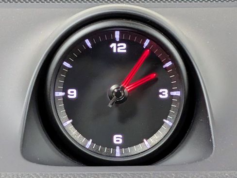 Used 2023 Porsche Cayenne Platinum Edition image 34