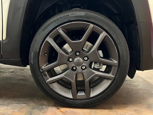 Used 2020 Jeep Renegade Altitude image 11