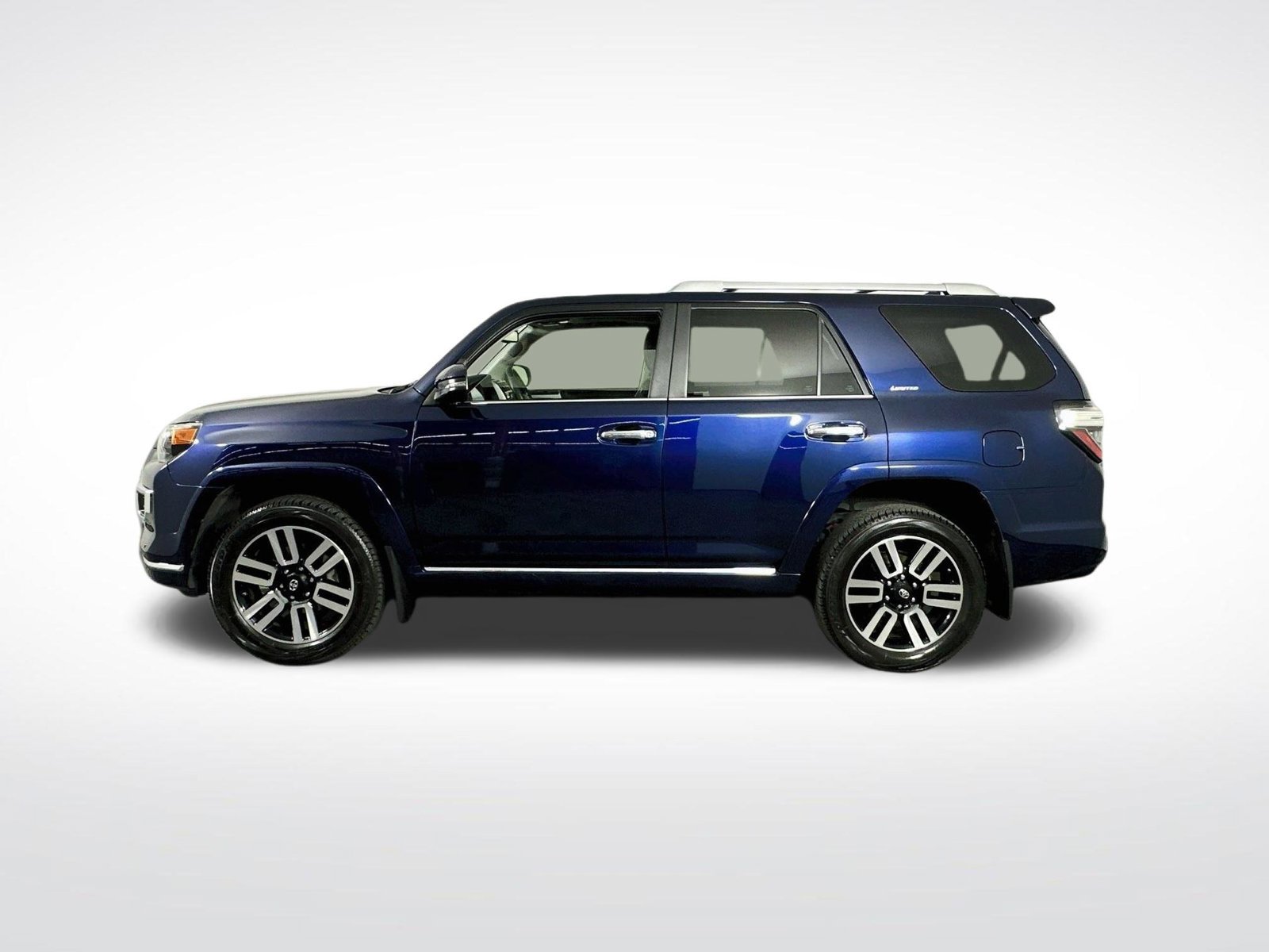 Used 2019 Toyota 4Runner Limited AWD/4WD image 5