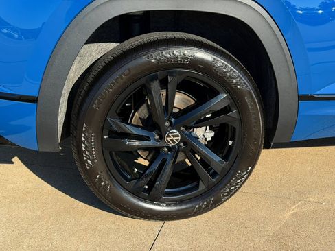 Used 2025 Volkswagen Atlas Cross Sport SEL R-Line AWD/4WD image 8