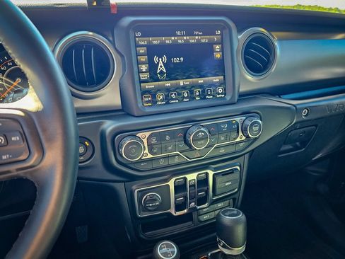 Used 2021 Jeep Wrangler Unlimited Sport AWD/4WD image 18