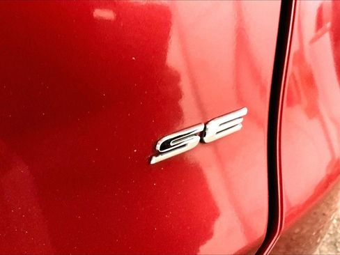 Used 2015 Ford Fusion SE image 14