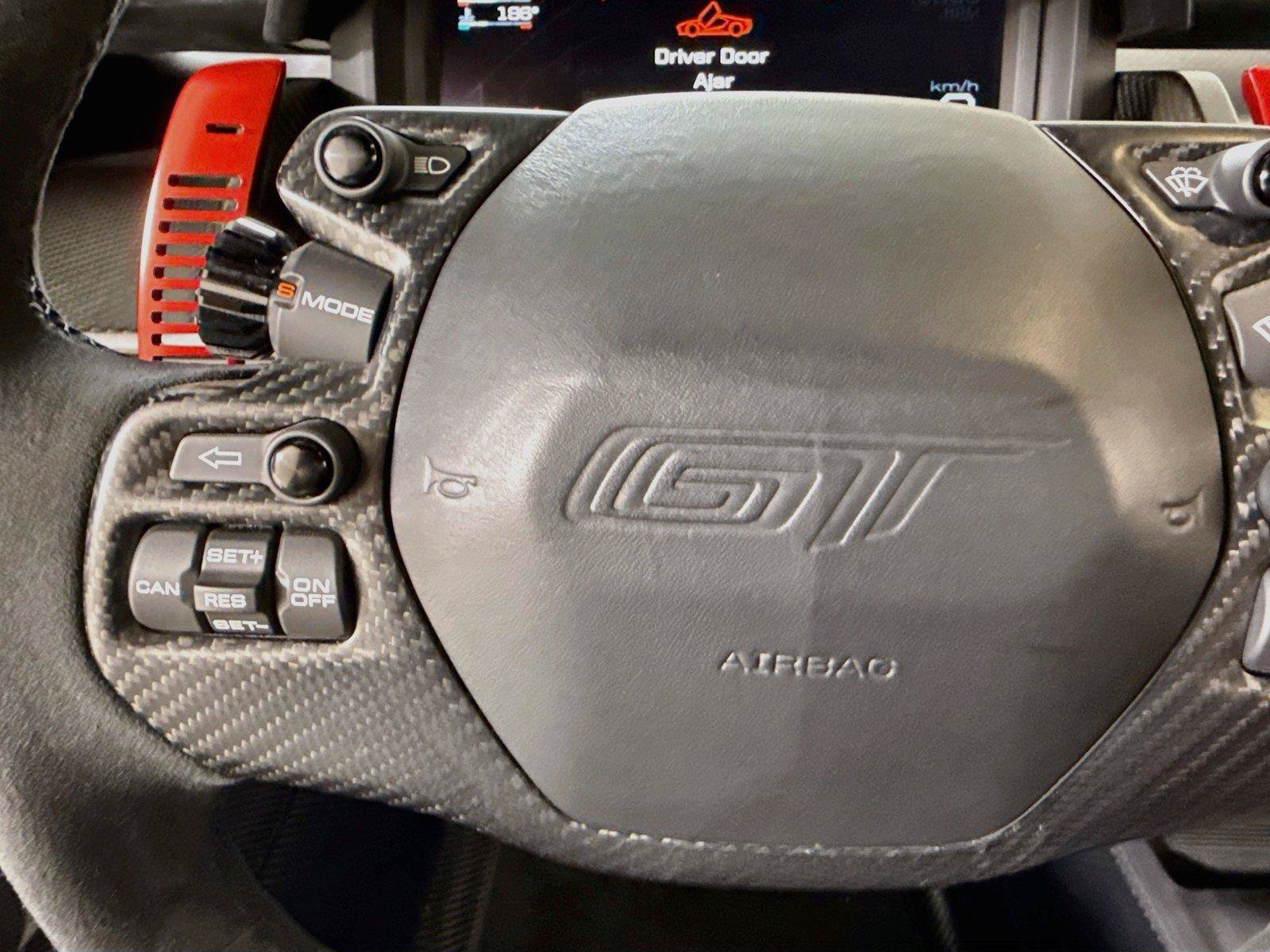 Used 2018 Ford GT RWD image 21