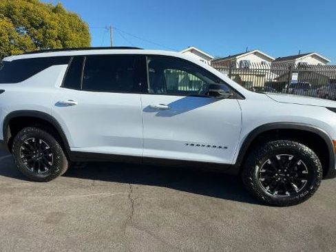 New 2026 Chevrolet Traverse Z71 w/ Enhanced Driving Package image 9