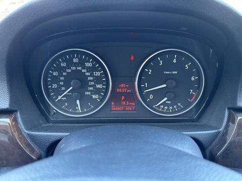 Used 2006 BMW 325i Sedan RWD image 39