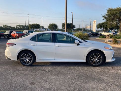 Used 2023 Toyota Camry XLE w/ Cold Weather Package FWD image 3