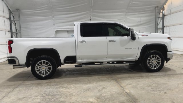 Used 2025 Chevrolet Silverado 2500 LTZ w/ LTZ Convenience Package AWD/4WD image 5