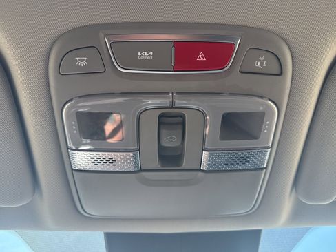Used 2025 Kia Telluride S AWD/4WD image 22