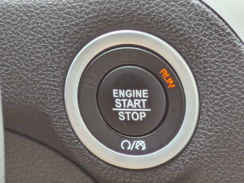 Used 2023 Chrysler 300 Touring RWD image 33