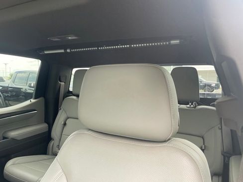 Used 2022 GMC Sierra 1500 SLT w/ SLT Premium Plus Package AWD/4WD image 20