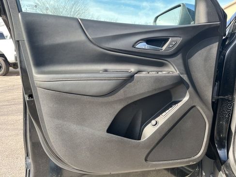 Used 2020 Chevrolet Equinox Premier image 16