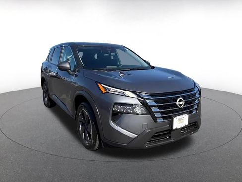 Used 2025 Nissan Rogue SV FWD image 3