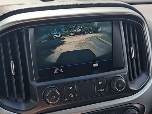 Used 2022 Chevrolet Colorado LT w/ LT Convenience Package image 19