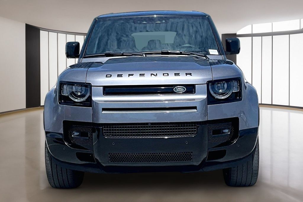 Certified 2024 Land Rover Defender 110 X-Dynamic SE AWD/4WD image 2