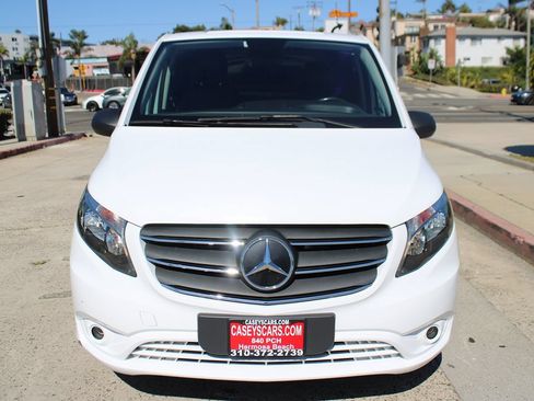 Used 2022 Mercedes-Benz Metris image 8