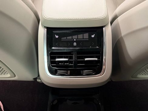 Used 2023 Volvo XC90 B6 Plus AWD/4WD image 18