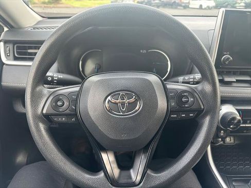 Certified 2023 Toyota RAV4 LE AWD/4WD image 19