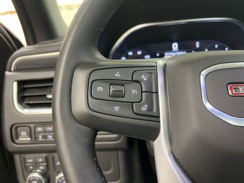 Used 2024 GMC Yukon XL SLT w/ SLT Luxury Package image 27