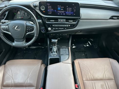 Used 2022 Lexus ES 300h w/ Accessory Package FWD image 15