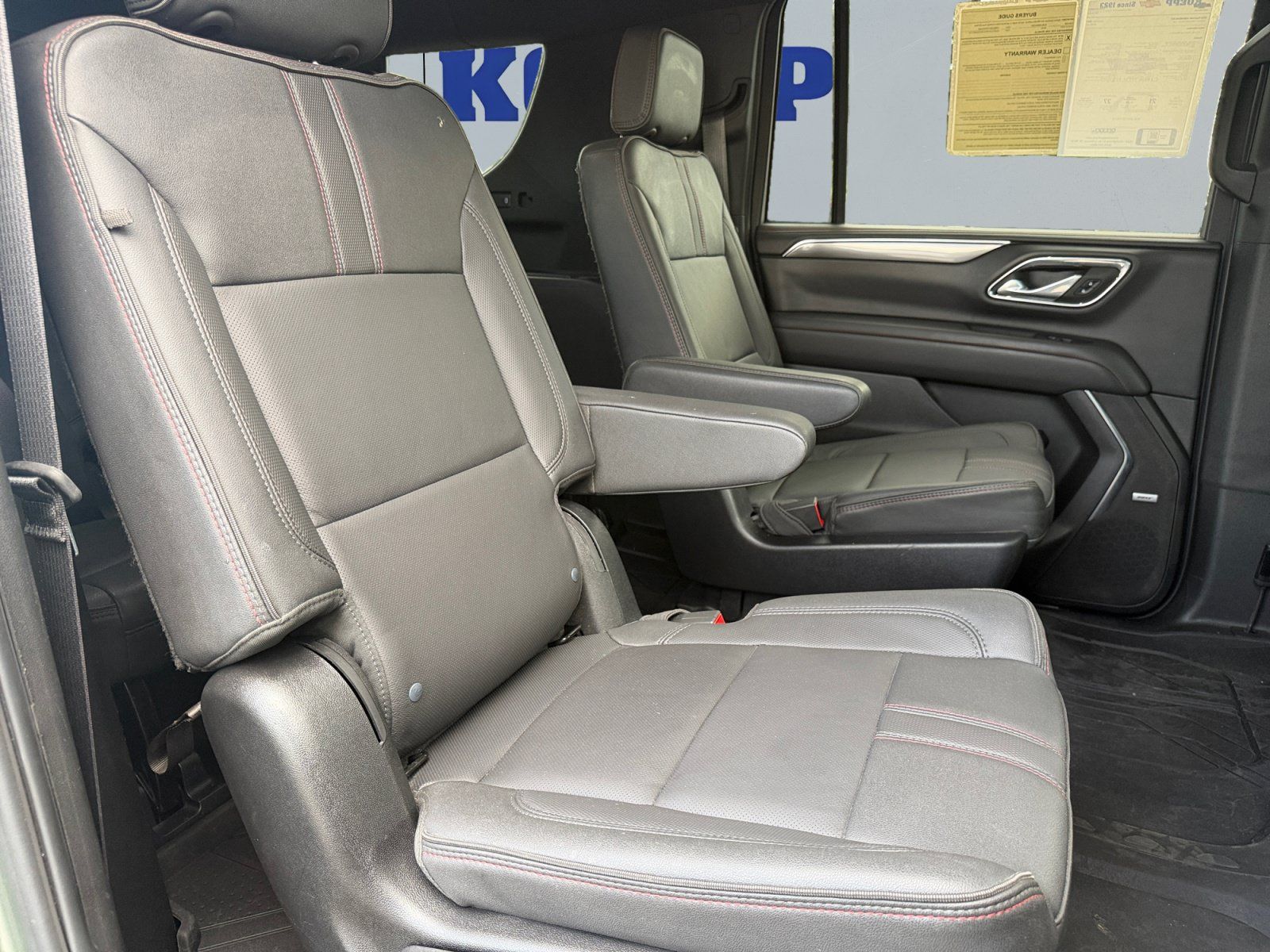 Used 2023 Chevrolet Suburban RST w/ Luxury Package RWD image 18