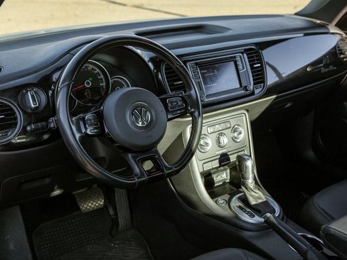 Used 2018 Volkswagen Beetle 2.0T S image 10