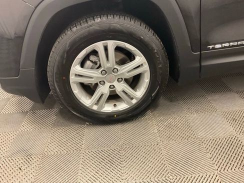 Used 2024 GMC Terrain SLE image 15