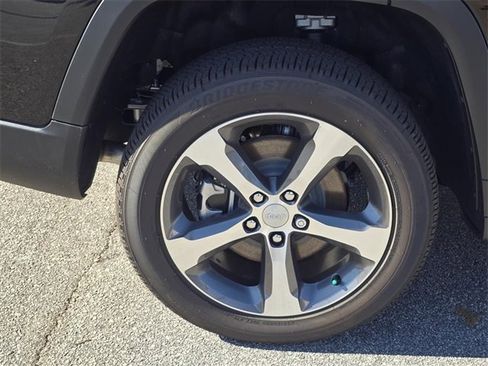 New 2025 Jeep Grand Cherokee L Limited image 8