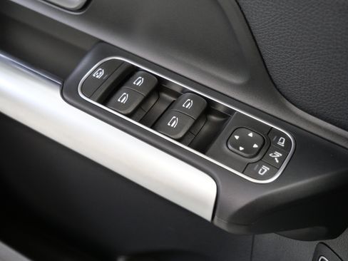 Certified 2025 Mercedes-Benz GLA 250 4MATIC image 35