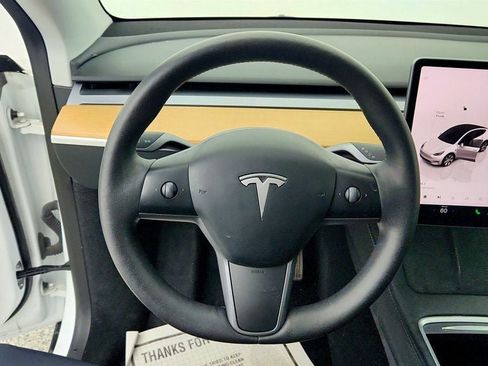 Used 2023 Tesla Model Y AWD image 13